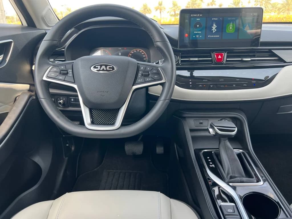 JAC JS4 2023 White steering wheel