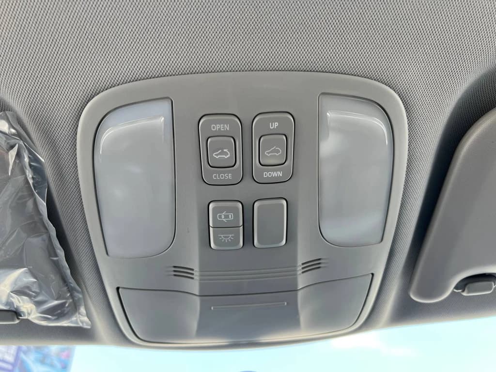 JAC JS4 2023 White sunroof