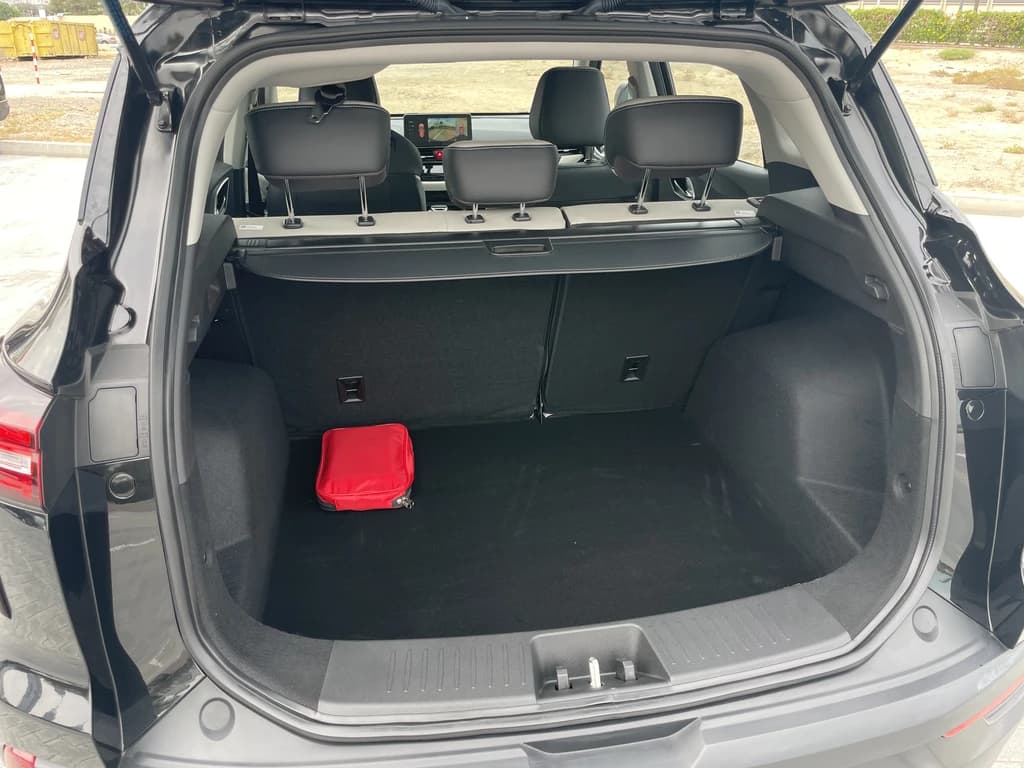 JAC JS4 2024 Black trunk interior