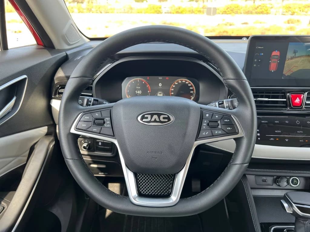 JAC JS4 2024 Red steering wheel