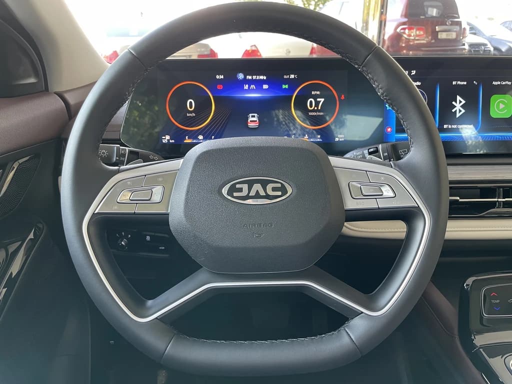 JAC JS6 2024 Light Blue steering wheel