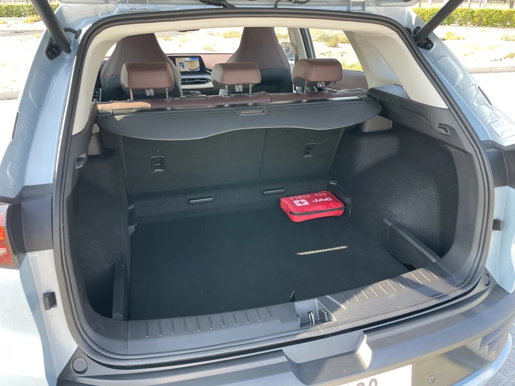 JAC JS6 2024 Light Blue trunk interior