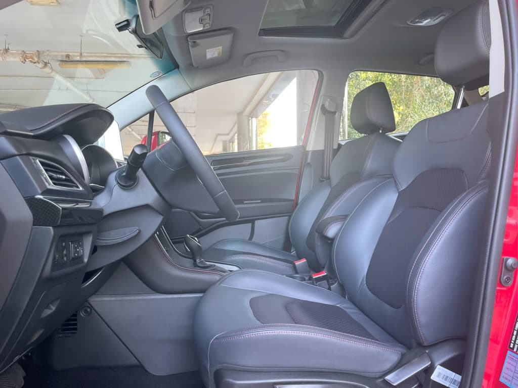 JAC S3 2024 Red front seats