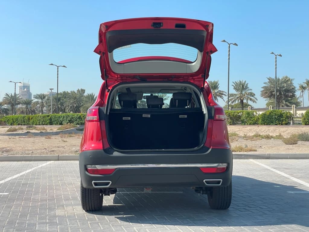 JAC S3 2024 Red trunk open