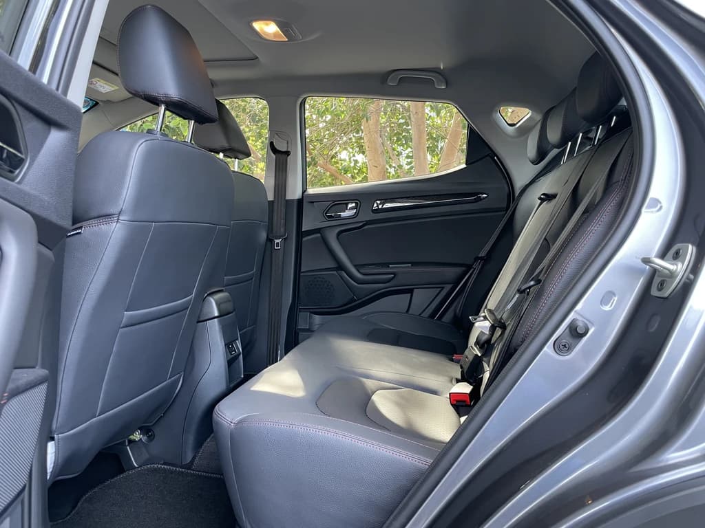 JAC S3 2025 Gray rear seats