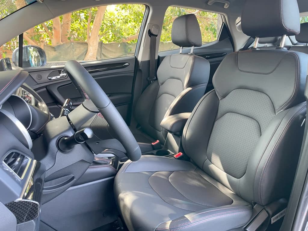 JAC S3 2025 Gray front seats