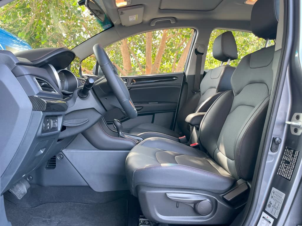 JAC S3 2025 Gray front seats