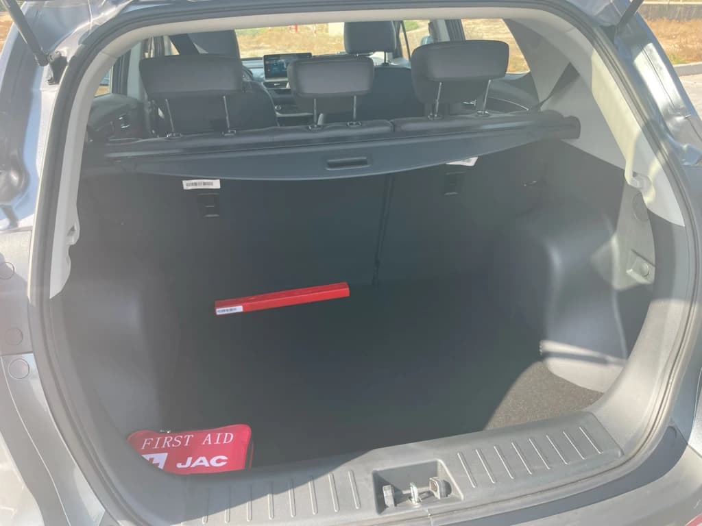 JAC S3 2025 Gray trunk interior
