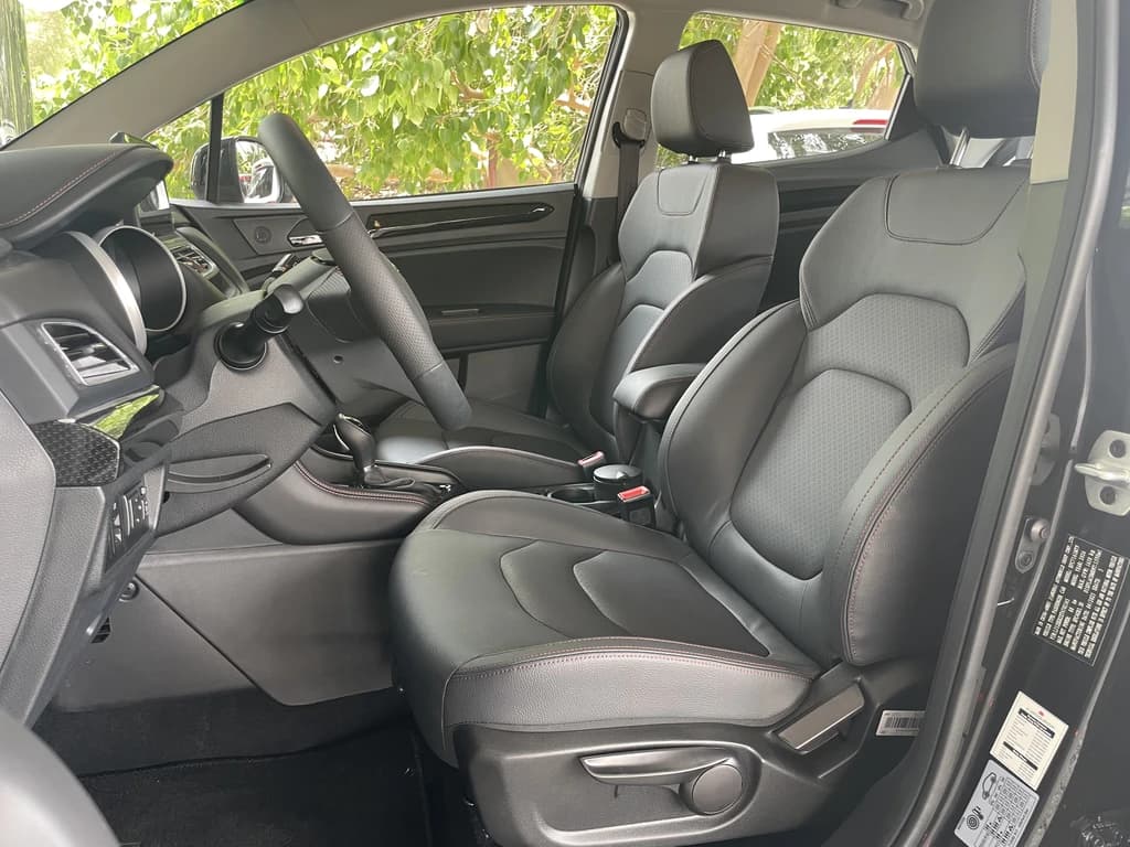 JAC S3 2026 Black front seats