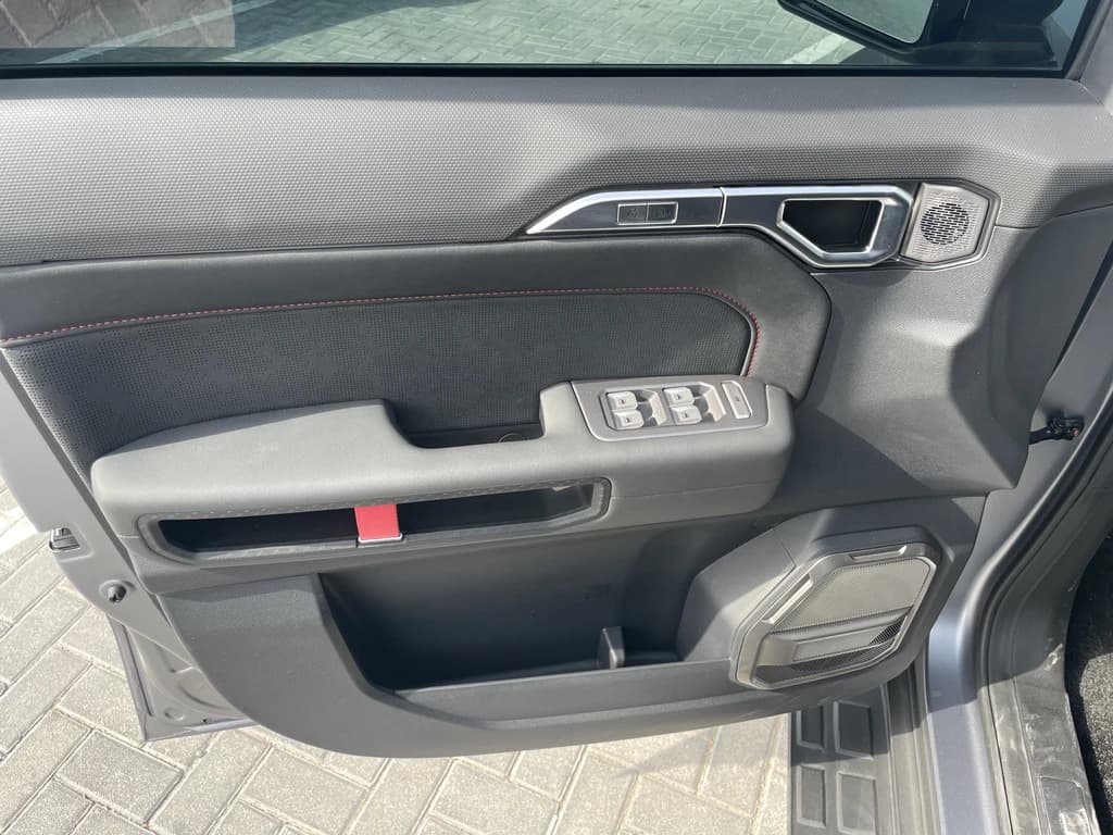 Jetour T2 2026 Gray door panel