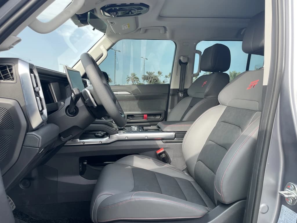 Jetour T2 2026 Gray front seats