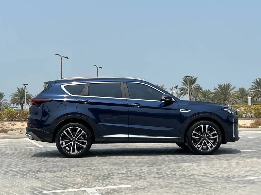 Jetour X70 Plus 2024 Blue side right