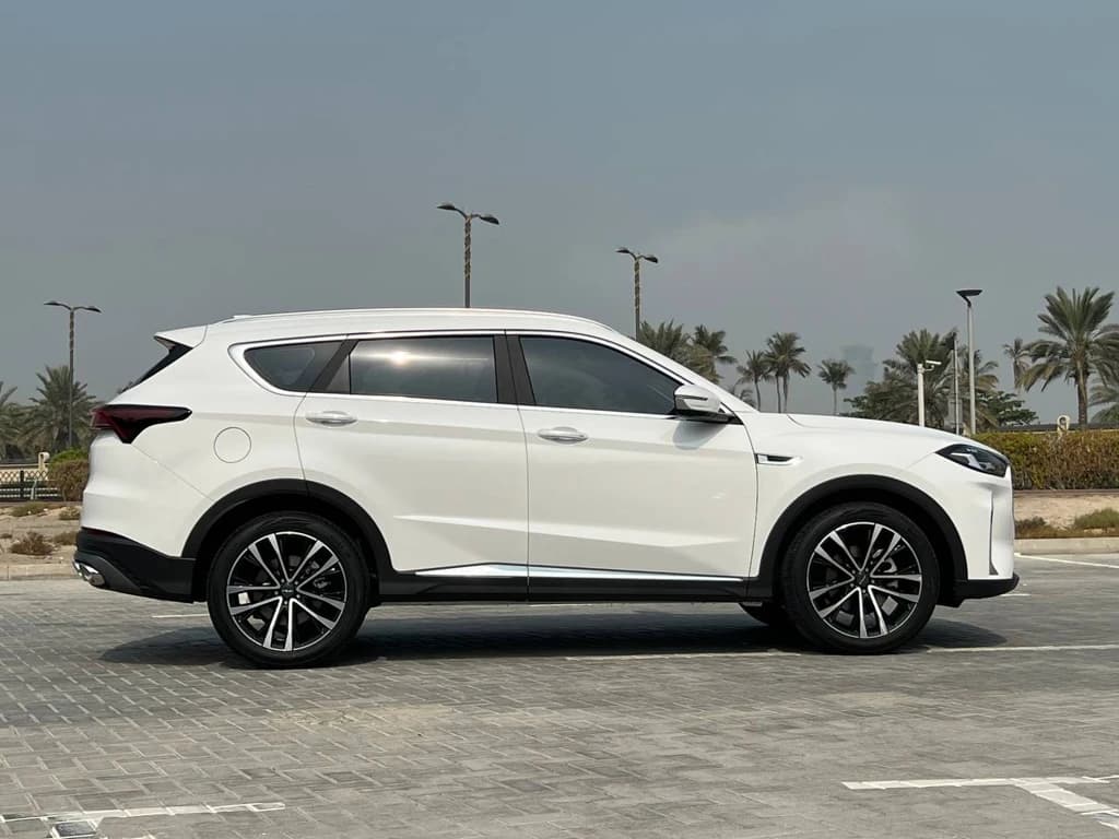 Jetour X70 Plus 2024 White side right