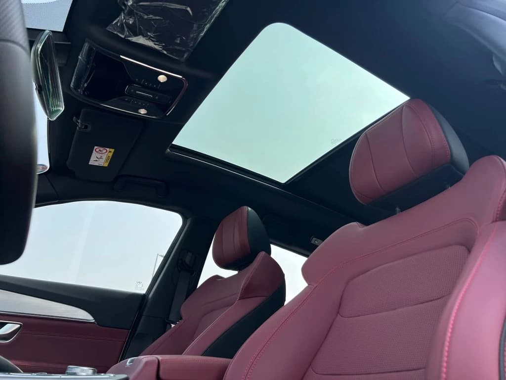 Jetour X70 Plus 2024 White sunroof