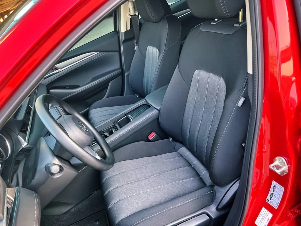 Mazda 6 2023 Red front seats
