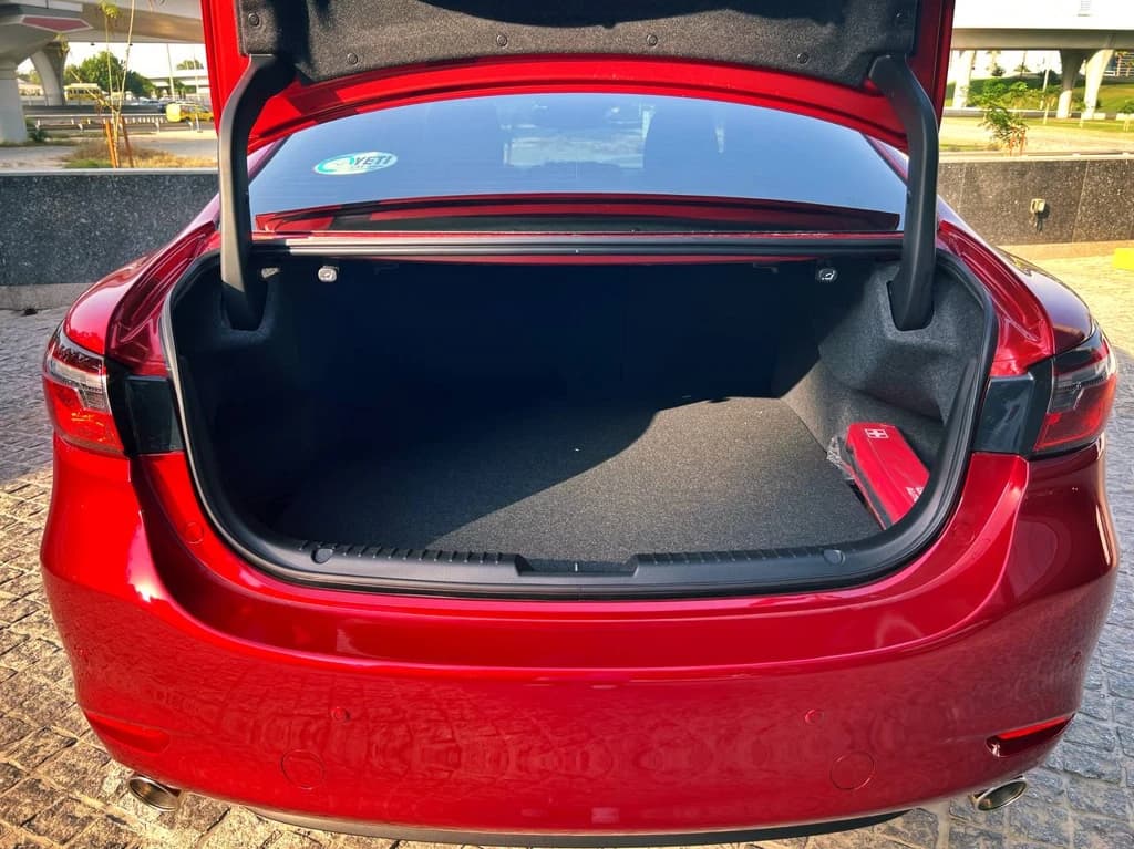 Mazda 6 2023 Red trunk interior
