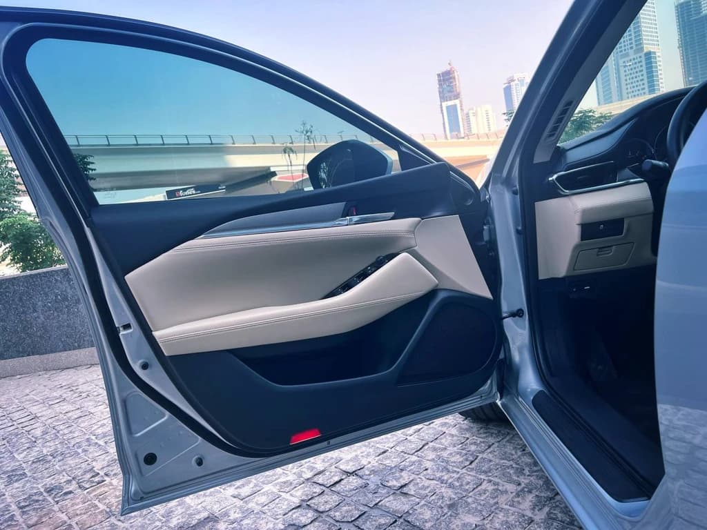 Mazda 6 2023 Silver door panel
