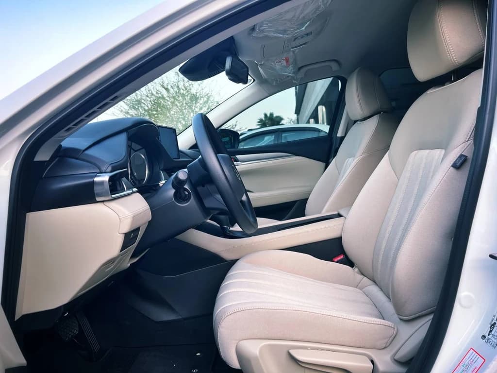 Mazda 6 2023 Silver front seats