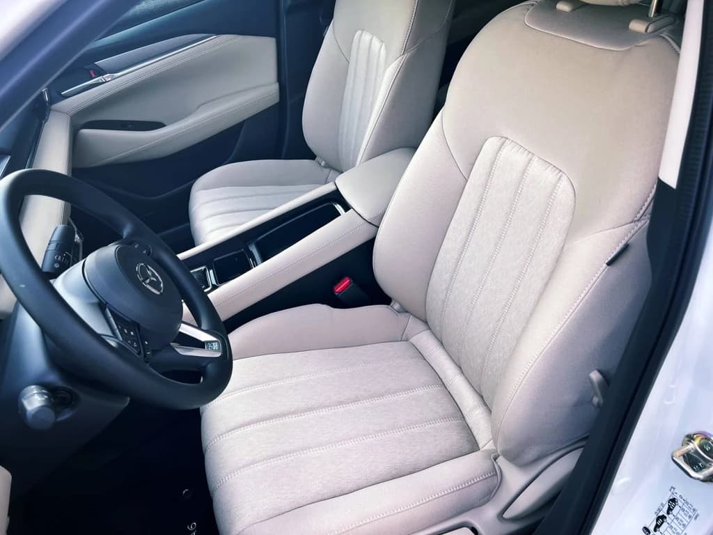 Mazda 6 2023 Silver front seats