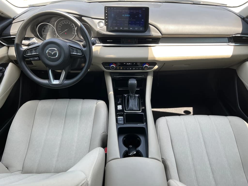 Mazda 6 2023 White dashboard
