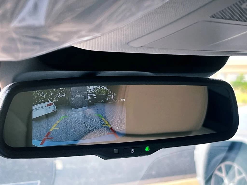 Mazda 6 2023 White infotainment screen