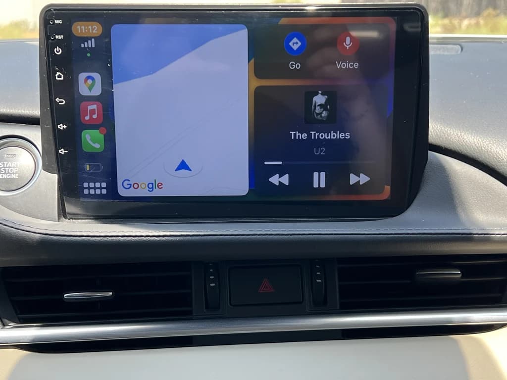 Mazda 6 2023 White infotainment screen