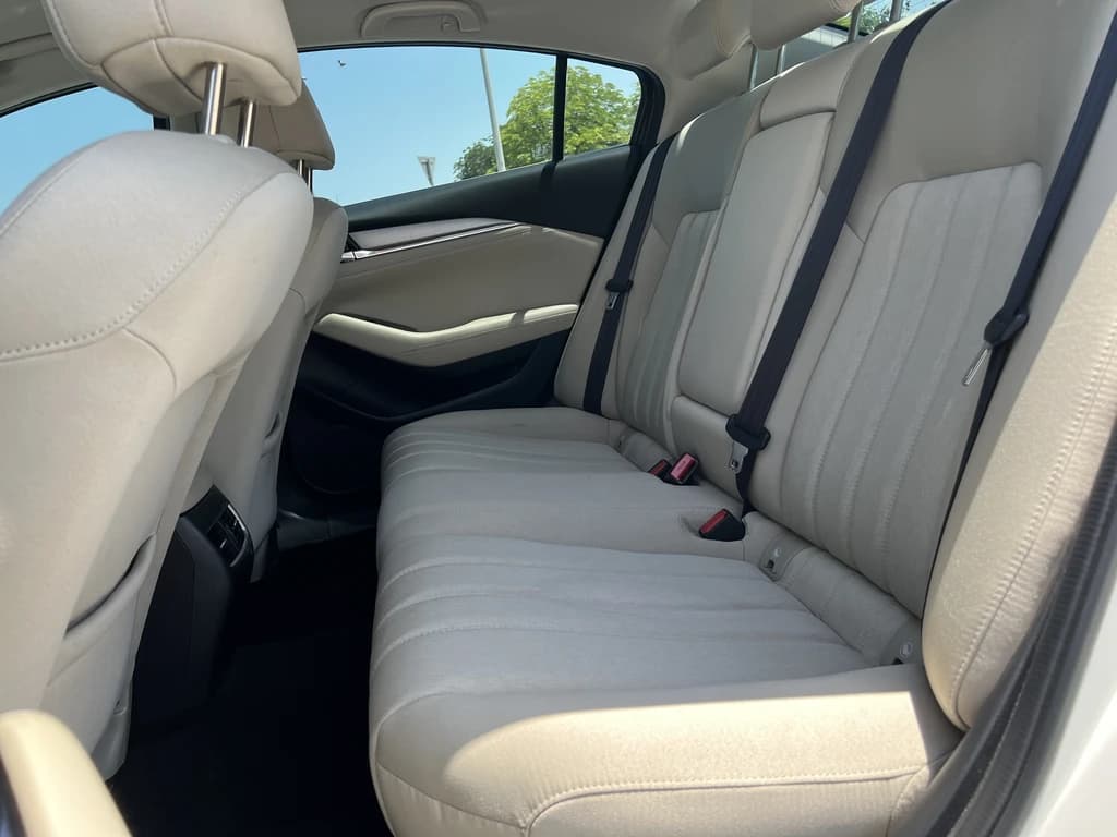 Mazda 6 2023 White rear seats