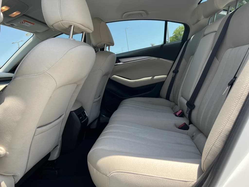 Mazda 6 2023 White rear seats