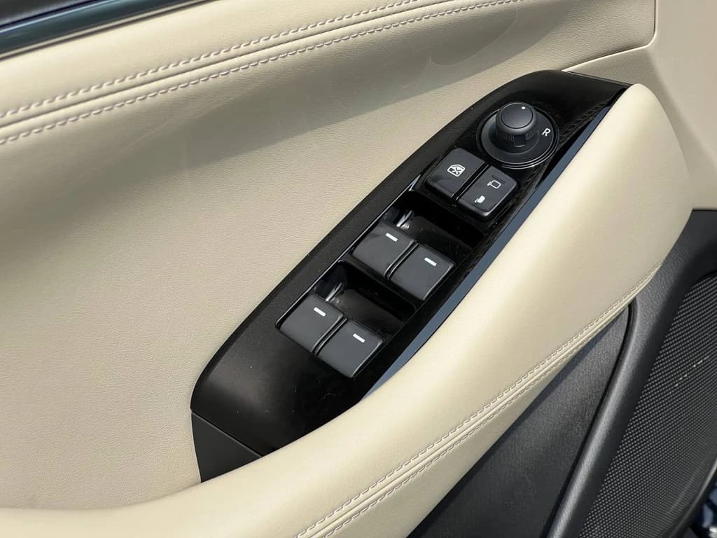 Mazda 6 2024 Blue door panel
