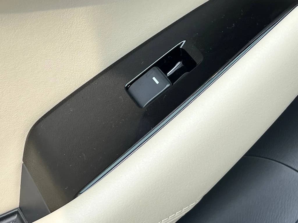 Mazda 6 2024 Blue door panel