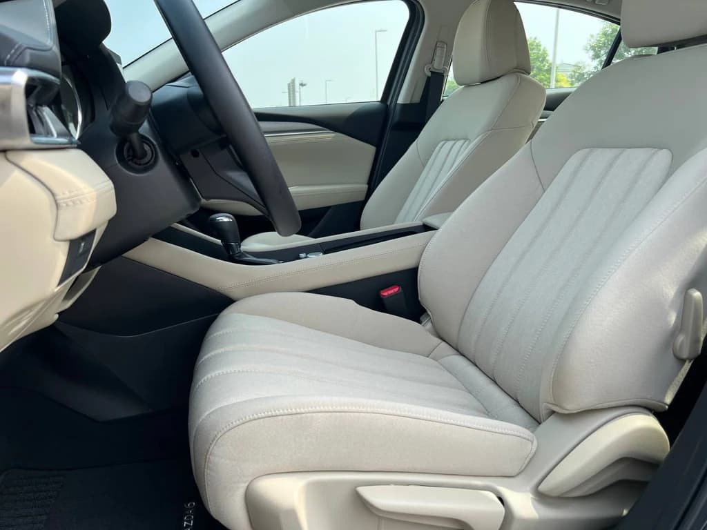 Mazda 6 2024 Blue front seats