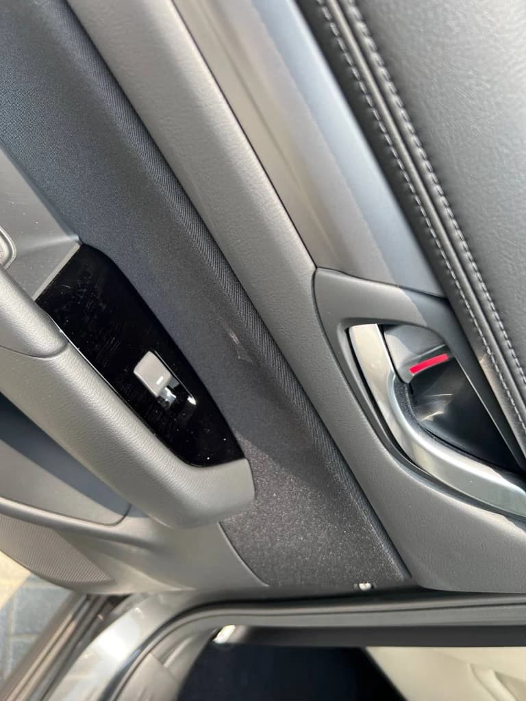 Mazda CX-5 2024 Gray door panel