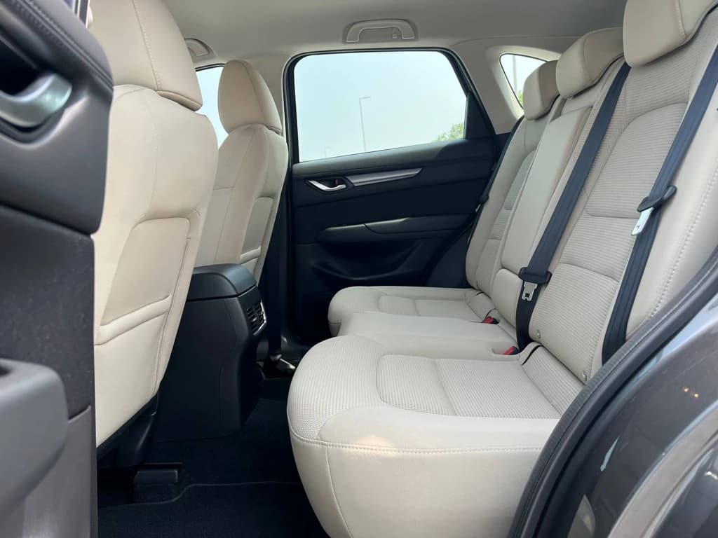 Mazda CX-5 2024 Gray rear seats