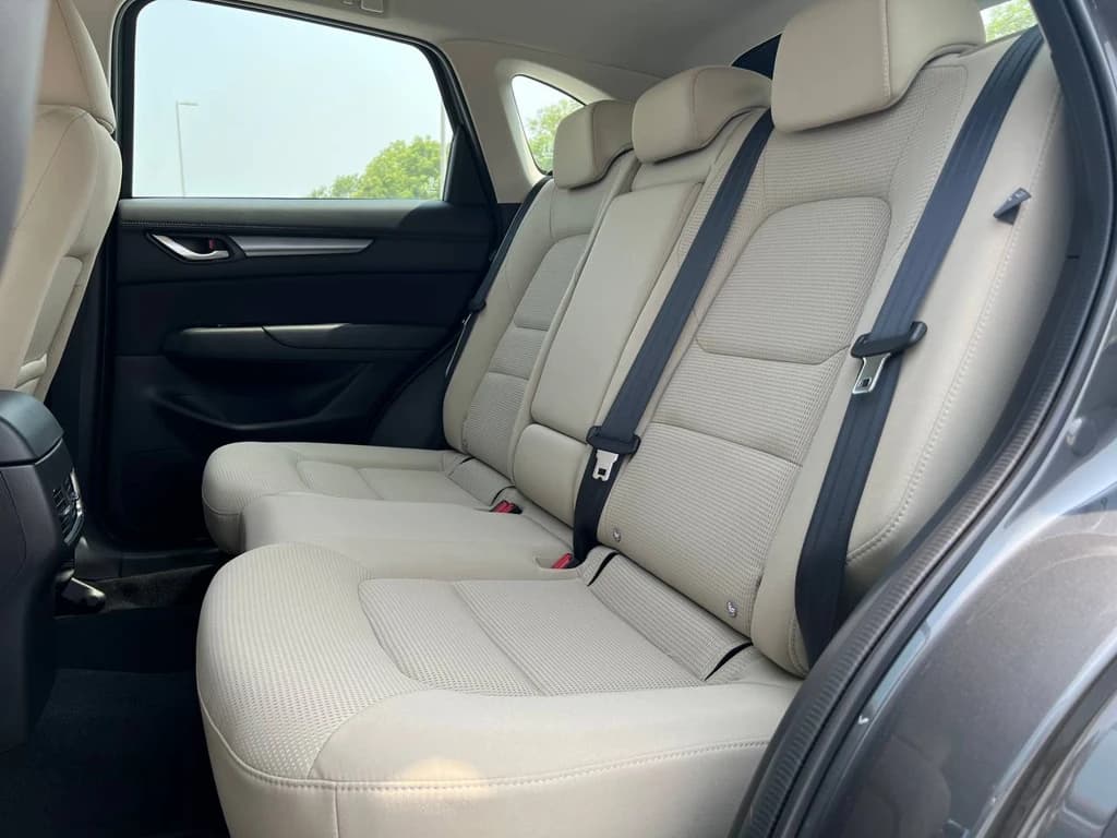 Mazda CX-5 2024 Gray rear seats