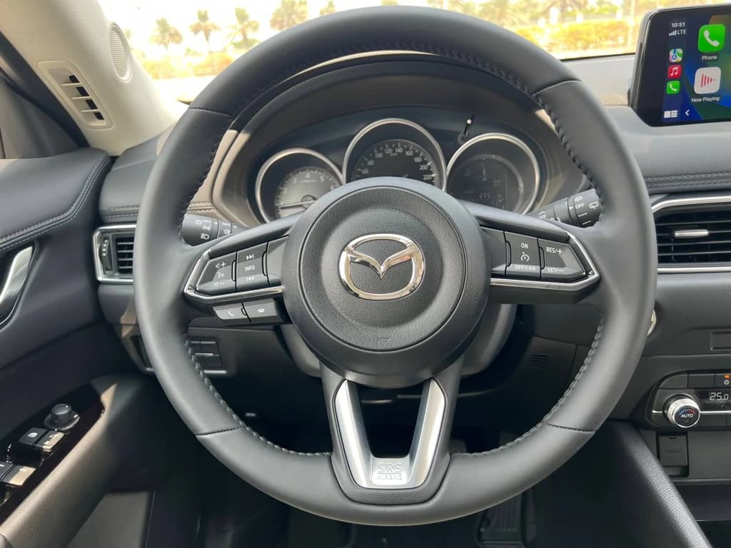 Mazda CX-5 2024 Gray steering wheel
