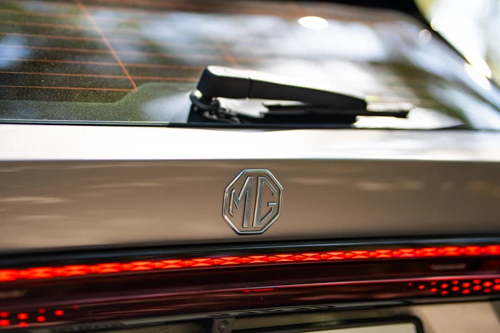 MG RX9 2025 Beige badge
