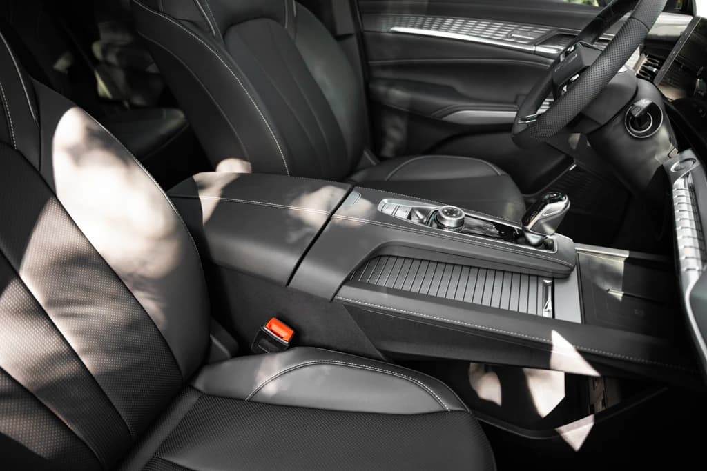 MG RX9 2025 Beige front seats