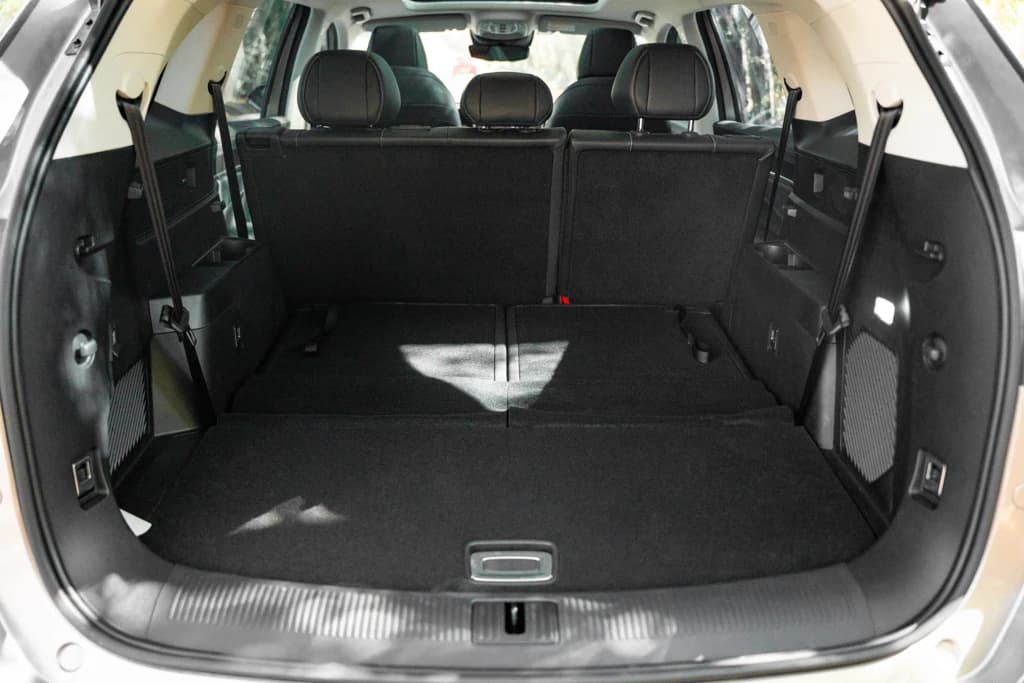 MG RX9 2025 Beige trunk interior