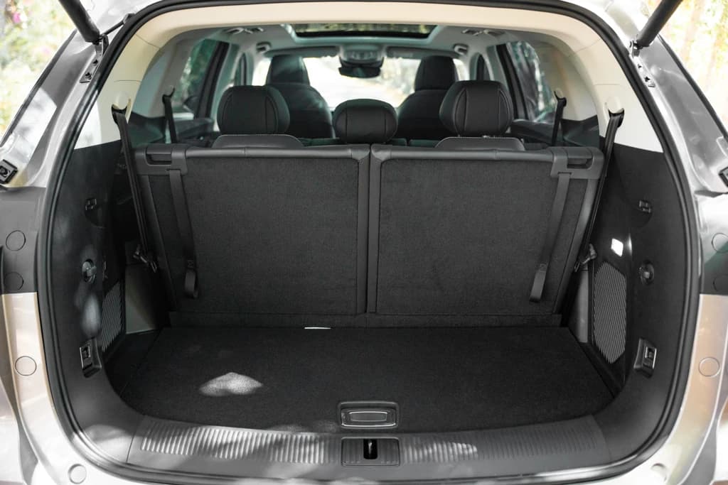 MG RX9 2025 Beige trunk interior