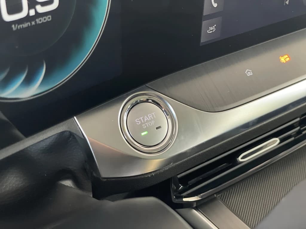 MG Whale 2024 Blue dashboard