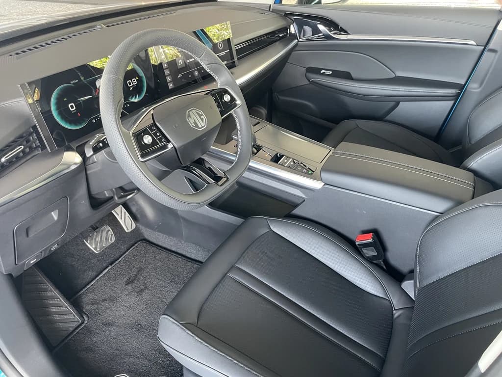 MG Whale 2024 Blue interior front