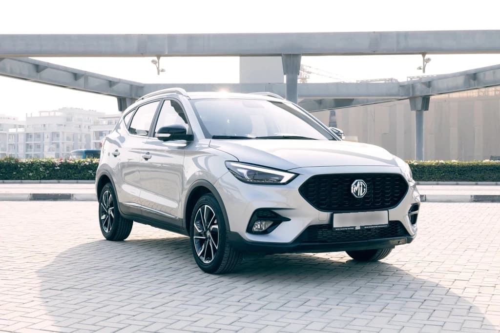 MG ZS 2023 Silver front side