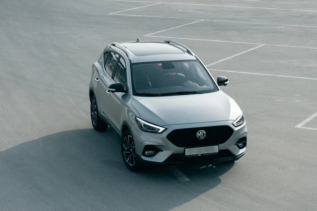 MG ZS 2023 Silver front side