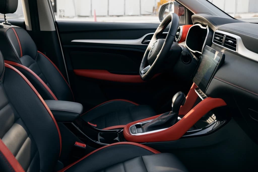 MG ZS 2023 Silver interior front