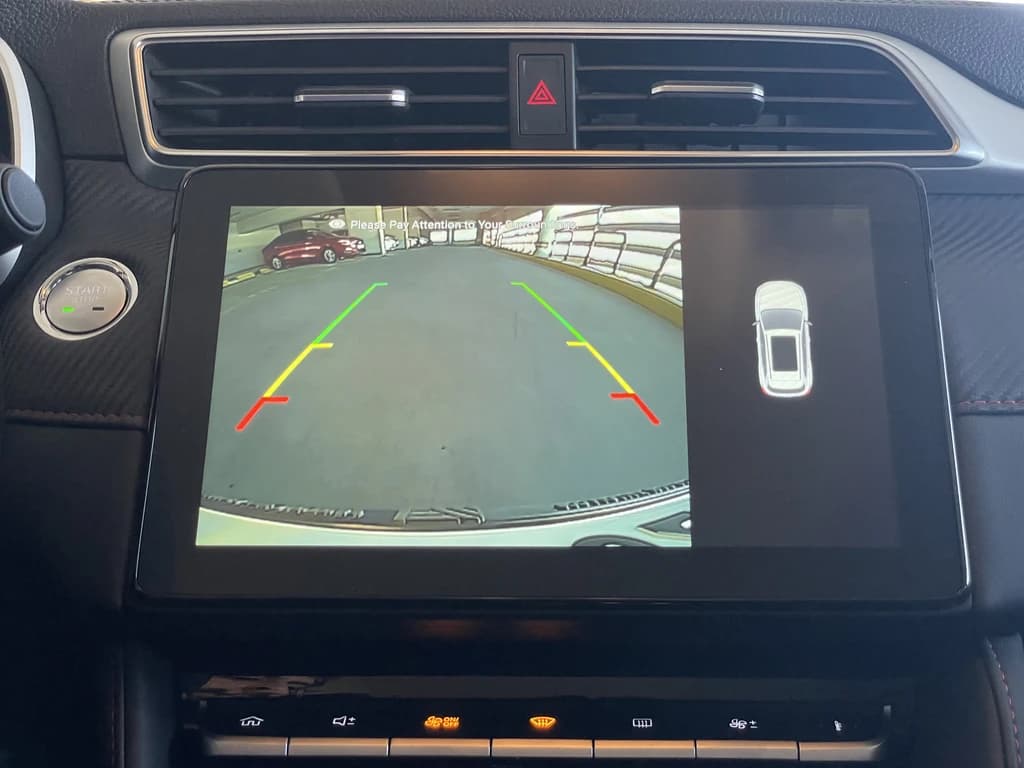MG ZS 2024 White infotainment screen