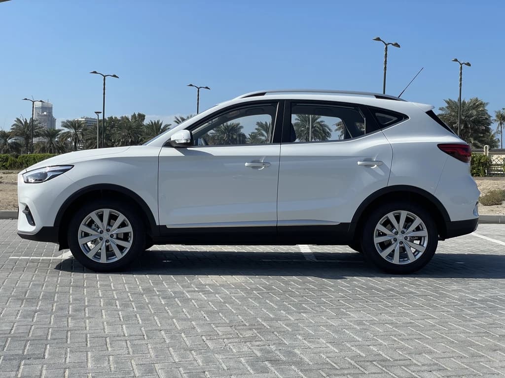 MG ZS 2024 White side left