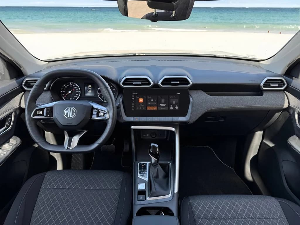 MG ZS 2025 White dashboard