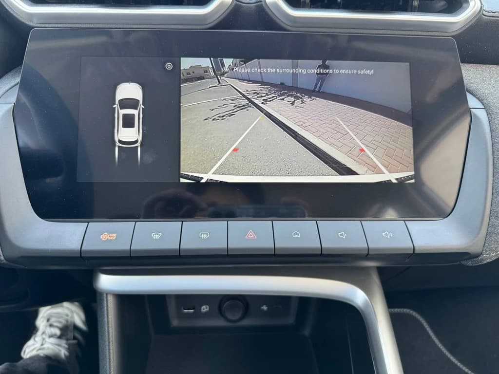 MG ZS 2025 White infotainment screen