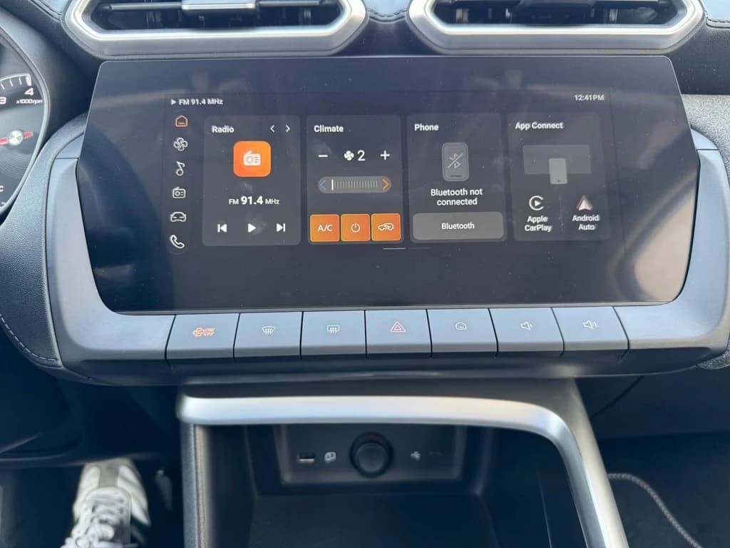 MG ZS 2025 White infotainment screen