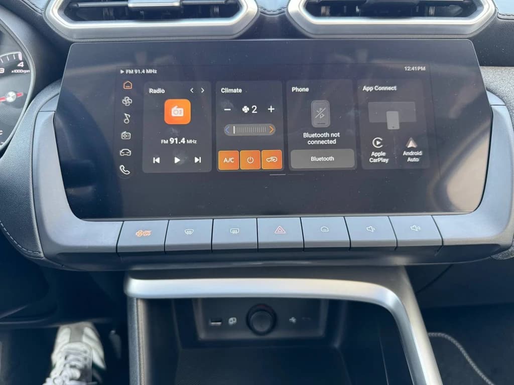 MG ZS 2025 White infotainment screen